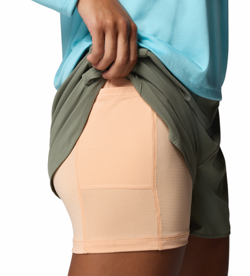 Columbia Women's Tidal Light Lined Short Cypress