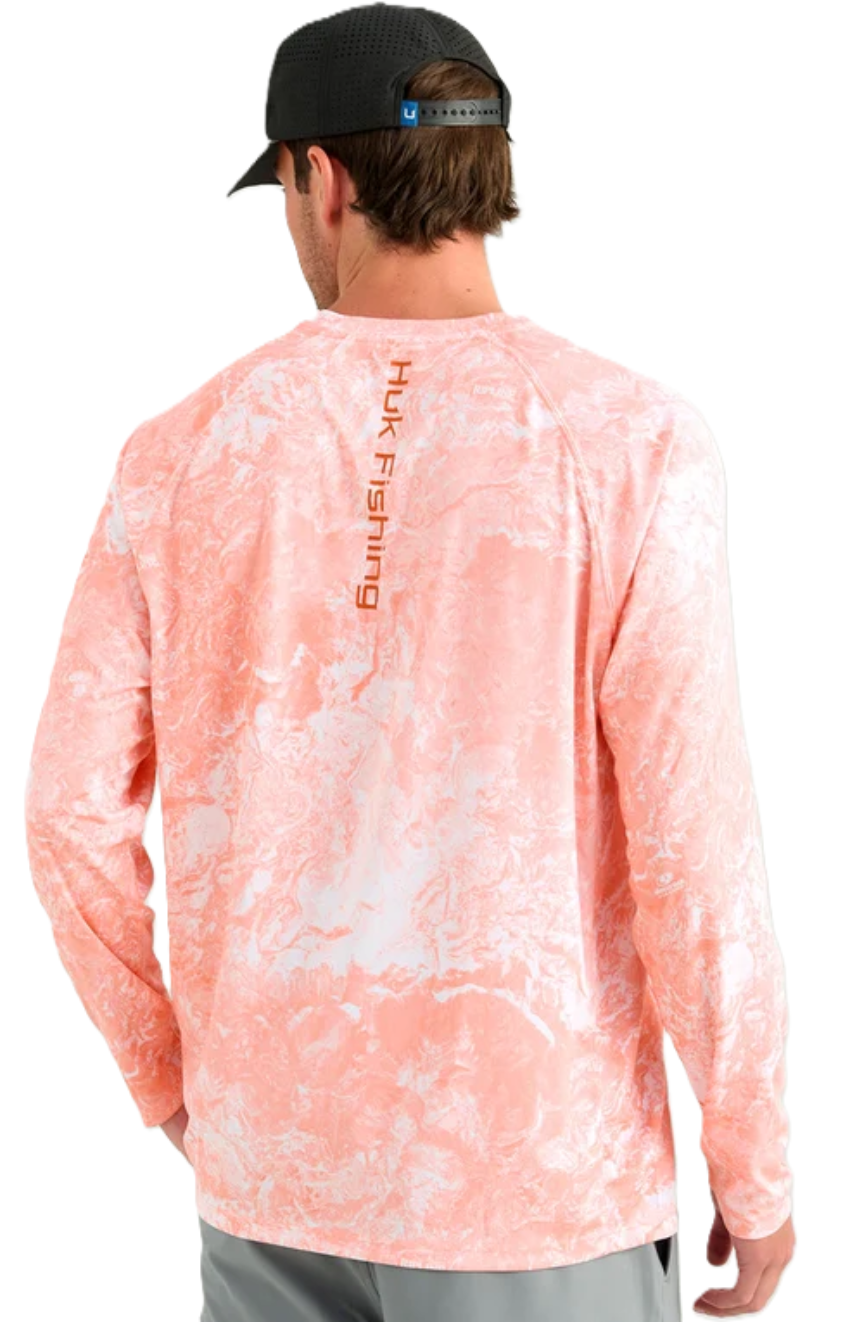 Huk Men's Mossy Oak Pursuit Performance Crew Mossy Oak Coral Reef
