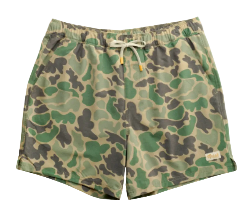 Marsh Wear Men's Fulton 6" Volley Shorts Green Mallard Camo